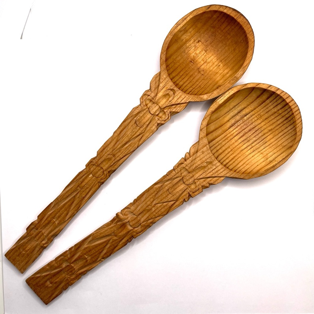 Vintage Carved Wooden Spoon Wall Decor: Rustic Boho Kitchen Art